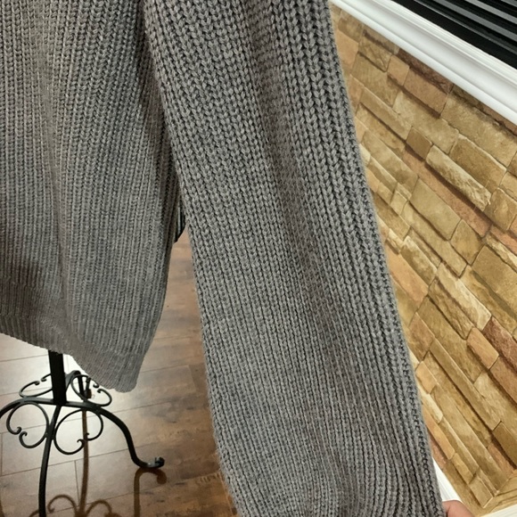 Babaton sweater - Picture 2 of 4